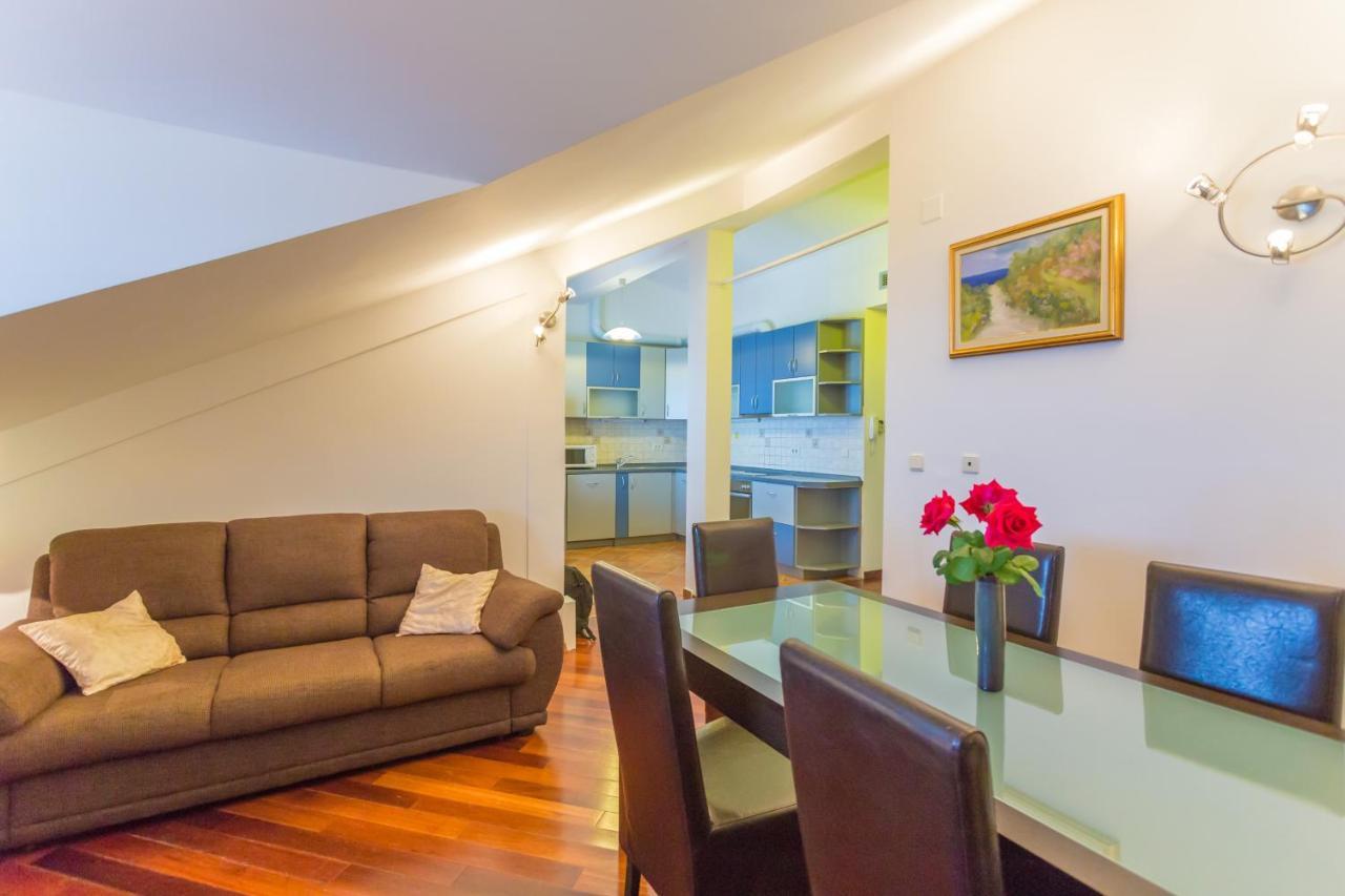 Sun & Sky Apartment *